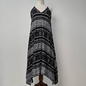 Dina Be Black & White Patterned High-Low Slip Dress Size M